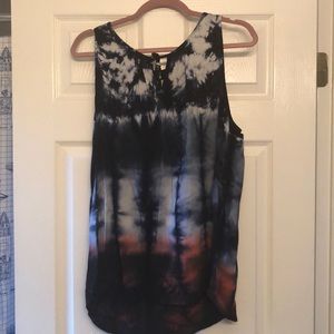 Sleeveless tie die blouse
